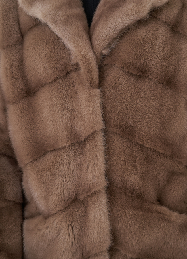 Шуба из норки с английским воротником  модель № 30689 универмаг малина