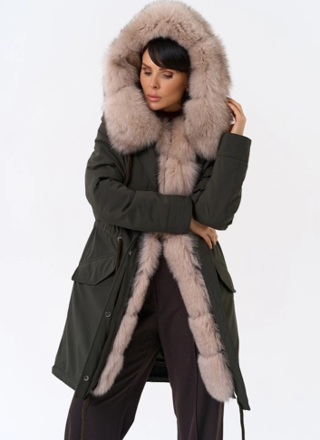 Женская парка с капюшоном из меха песца