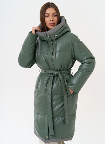 Женский пуховик из эко кожи с капюшоном