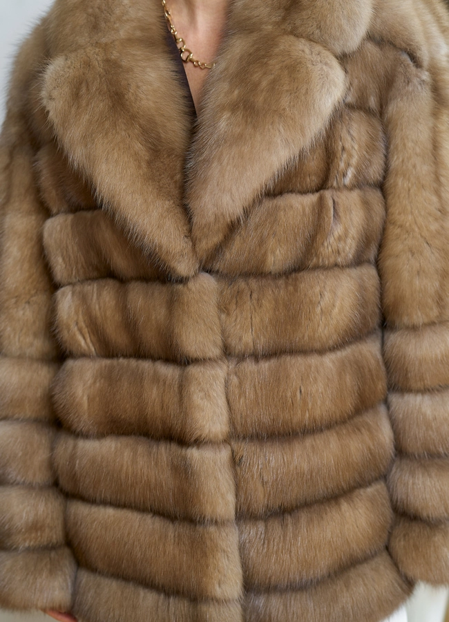 Женская шуба из куницы с английским воротником модель № 31726 универмаг малина
