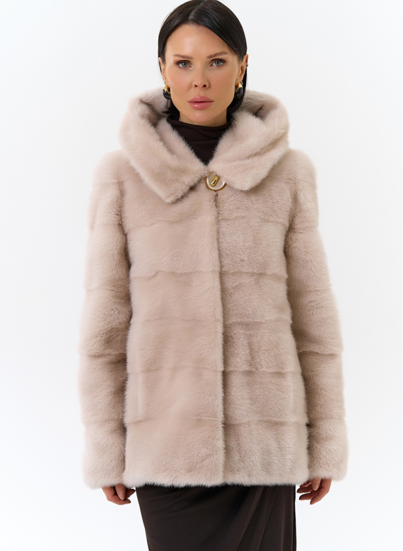 Шуба бежевого цвета из меха норки