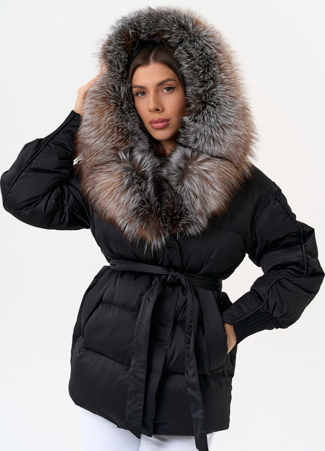 Женский пуховик с капюшоном из меха блюфрост модель № 31444 меха малина