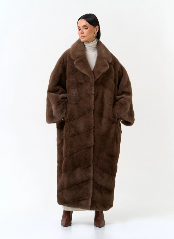 Женская шуба из меха норки с английским воротником фото