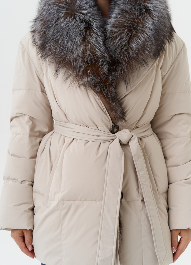 Женский пуховик с мехом чернобурки модель № 28917 в кредит