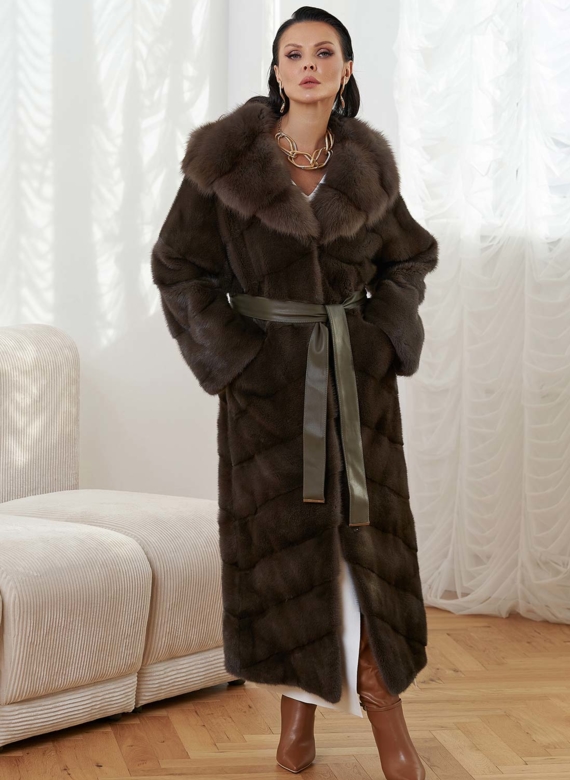 Норковая шуба с отделкой из меха куницы