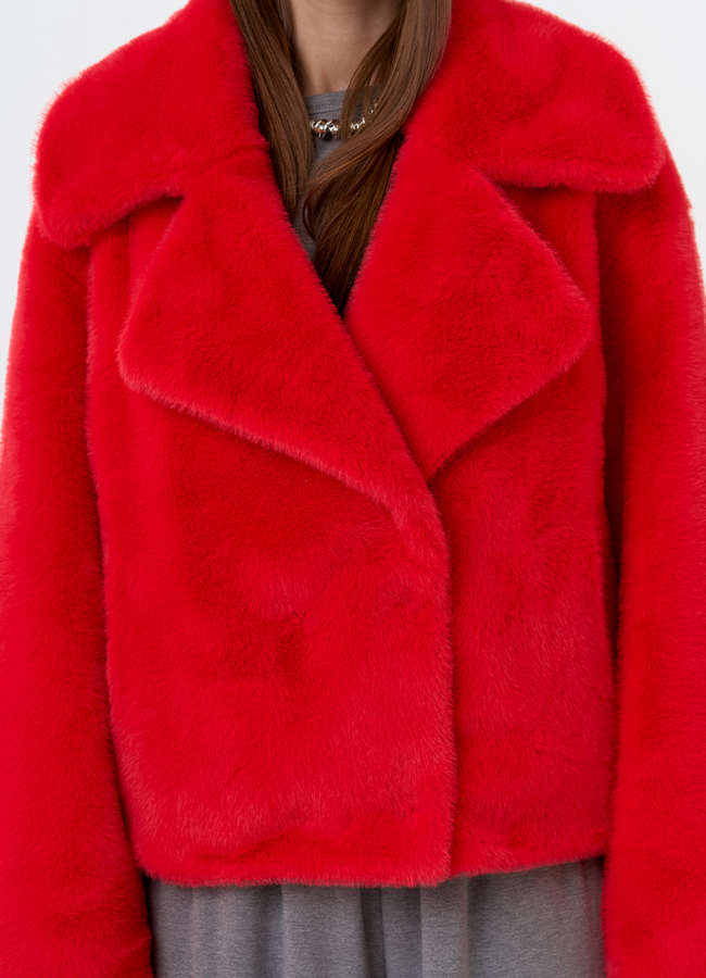 Куртка женская из эко меха в красном цвете модель № 31221 универмаг малина